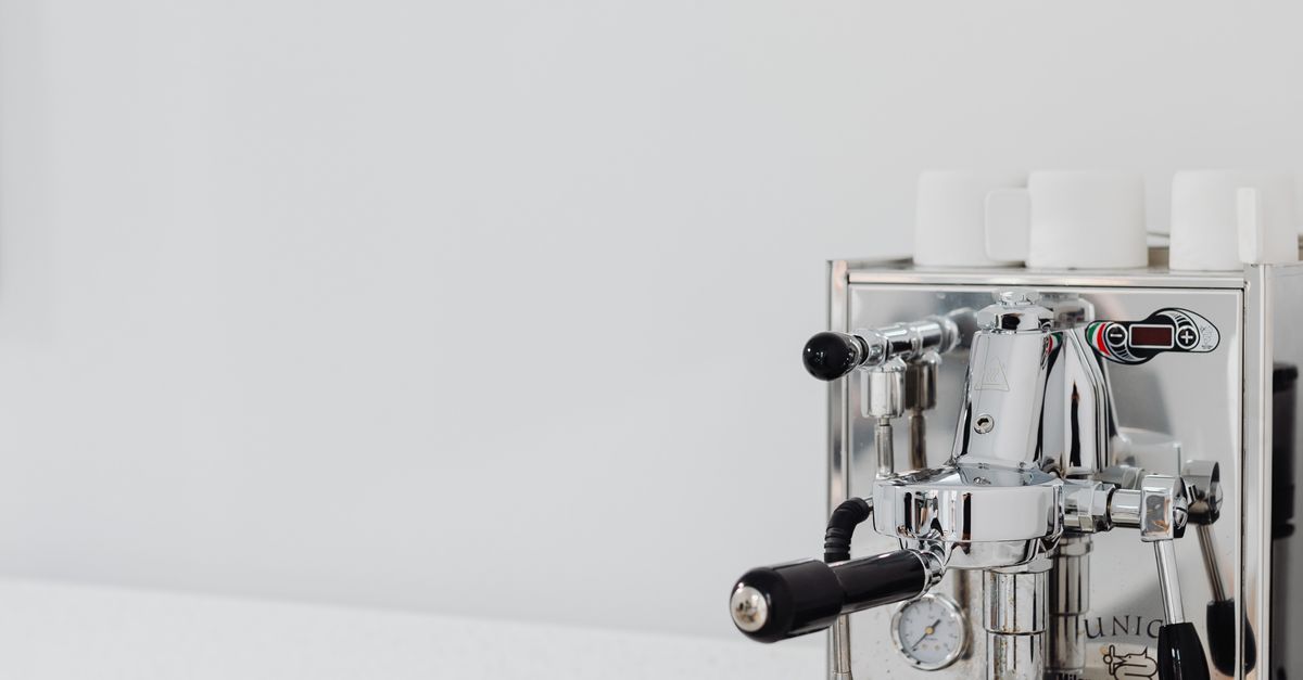 Direct-Plumbed vs Water Tank Espresso Machines: Is the Installation Worth It at Home?