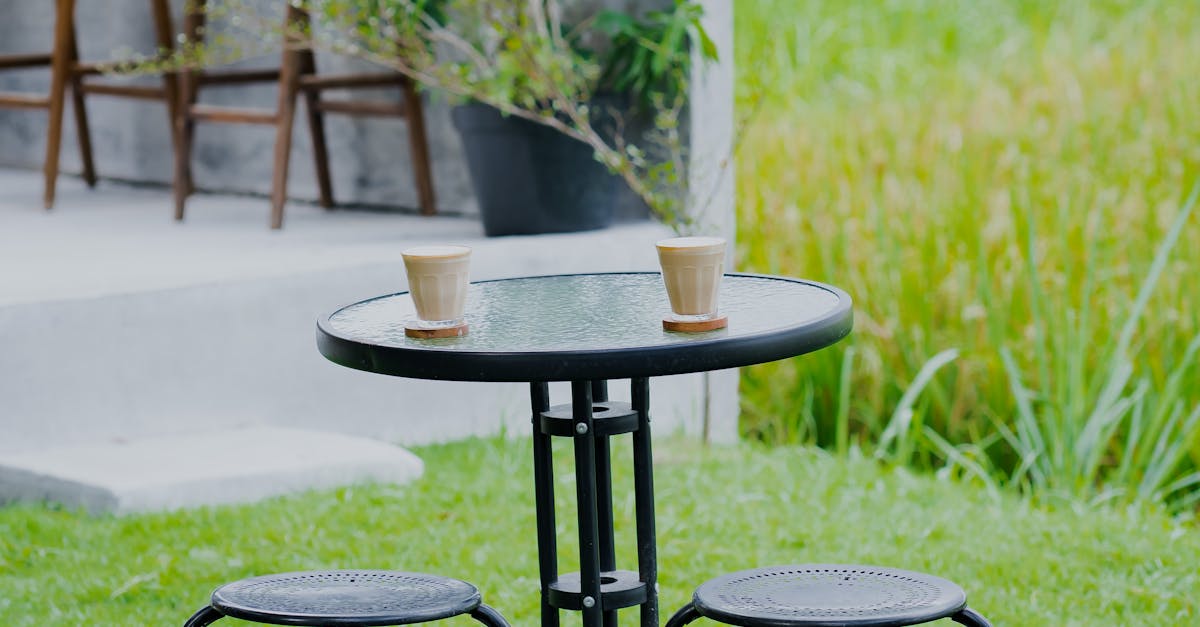 How to Build a Home Coffee Bar for Summer Guests, Iced Drinks, and Weekend Hosting