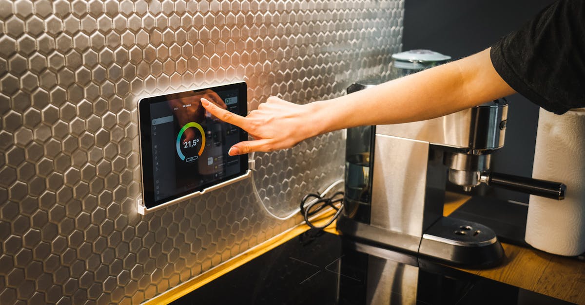 Smart Coffee Machines in 2025: What AI and App-Connected Features Mean for Your Daily Brew