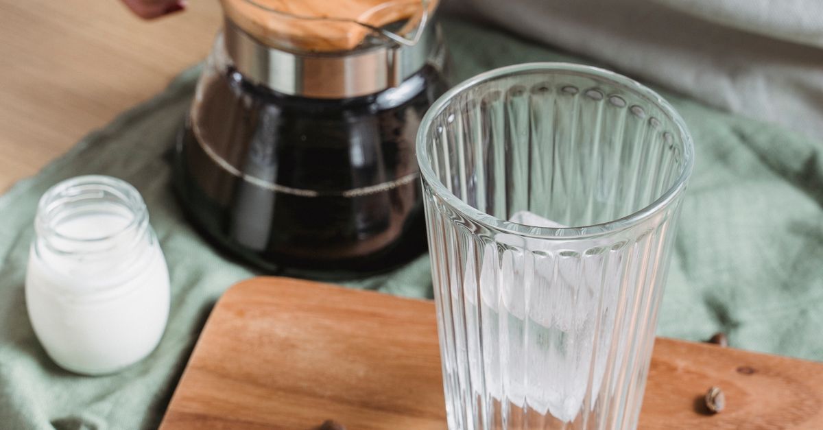 Cold Brew Coffee Maker vs Espresso Over Ice: Which Summer Coffee Setup Fits Your Routine?